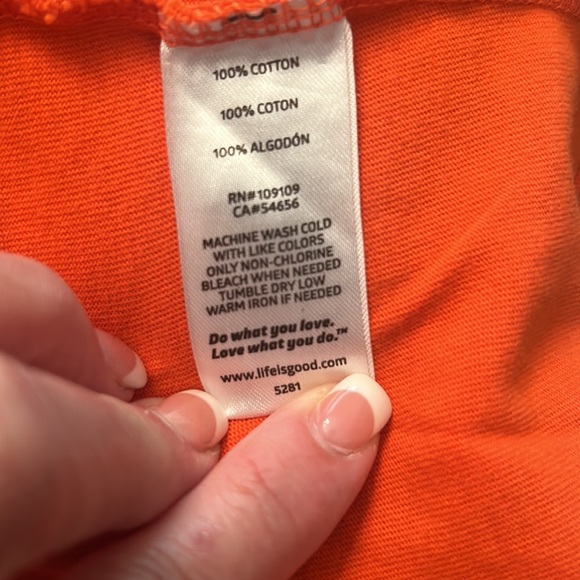 Life is Good😎CALGARY🍁Orange TEE🇨🇦VERY GOOD Condition! Size Medium - Picture 8 of 9